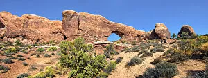 North Window Arch, a stone arch of red sandstone formed by erosion, Arches-Nationalpark, near Moab, Utah, United States