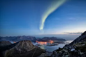 Images Dated 22nd August 2015: Northern Lights over Lofoten beautiful landscape