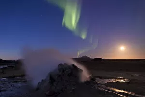 Images Dated 12th September 2014: Northern lights, full moon, solfatara, fumaroles, sulphur and other minerals, steam