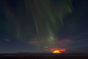 Images Dated 12th September 2014: Northern lights and night-time glow of the Holuhraun fissure eruption north of the volcano