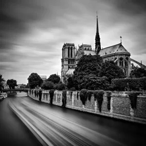 Tourist Gallery: Notre Dame Sprint Sunset