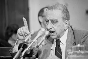 Testifying Prints: Nuclear Physicist Teller Speaking at Republican Study Hearing