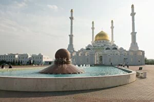 Images Dated 5th August 2013: Nur Astana Mosque, Astana, Kazakhstan