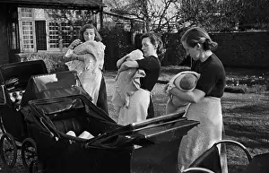 Pram Prints: Nursing Mothers