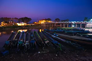 Images Dated 22nd March 2011: Nyaungshwe local pier, Inle lake