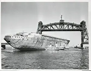Elizabeth Prints: Ocean Liner Passing Under Bridge