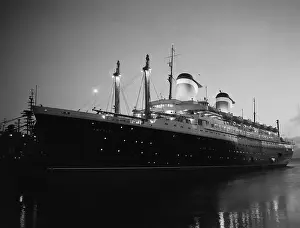 Newport News Prints: Ocean Liner SS America