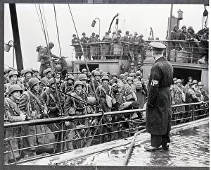 Traveling Prints: Officer Overseeing Arrival of Soldiers