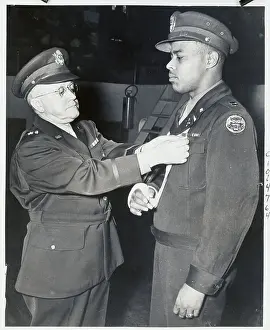 Hero Prints: Officer Receives Service Cross Honor
