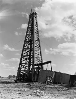 Derrick Prints: Oil well and derrick