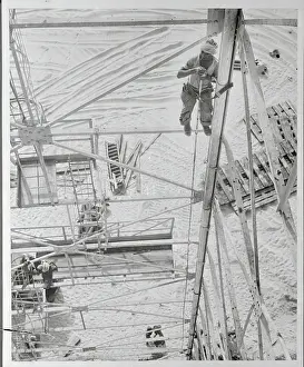 Saudi Arabia Prints: Oil Worker on Oil Rig of Saudi Arabia