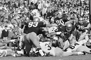O.J. Simpson Goes Over the Notre Dame Defense