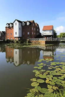Dave Porter's UK, European and World Landscapes Gallery: Old Abbey Mill along the River Avon
