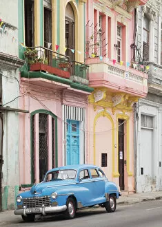 Past Gallery: Old american car on El Malecon of Havana