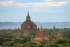 Images Dated 11th October 2014: Old Bagan Temples