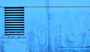 Images Dated 25th April 2019: Old Blue Wall