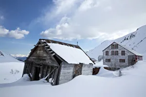 Images Dated 22nd April 2015: Old mine buildings