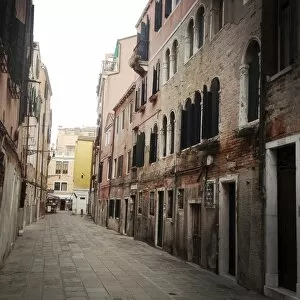Images Dated 4th February 2015: Old buildings in Venice Italy