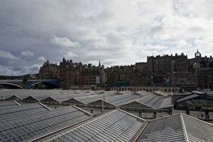 Images Dated 27th October 2016: Old City and Rooftops of Waverley Station, Edinburgh, United Kingdom
