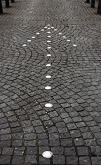 Images Dated 12th April 2012: Old directional arrow sign on cobblestone street, Hamburg, Germany, Europe