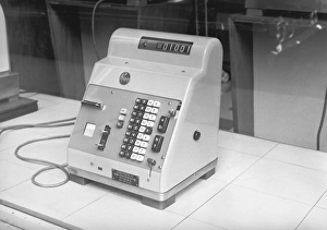 Retail Gallery: Old fashioned cash register, (B&W)