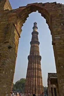 Images Dated 11th November 2015: Old glory - Qutub Minar