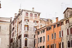 Images Dated 4th February 2015: Old Low Rise Buildings in Venice, Italy