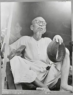 Hanoi Prints: Old Man Sitting Down