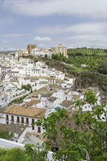 Images Dated 26th April 2013: The old town, partly built into rocks, Setenil de las Bodegas, Andalucia, Spain