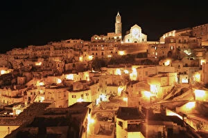 Images Dated 22nd May 2011: Old town of Sassi di Matera, consisting partly of cave dwellings, at night, Matera, Basilicata