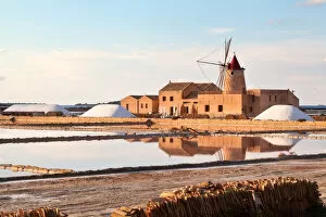 Traditional Windmills Gallery: Old windmill at Marsala salt pans