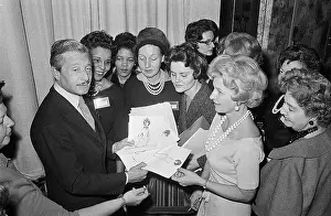 Oleg Cassini Addresses Fashion Editors