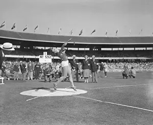 Melbourne Prints: Olga Fikotova Throwing Discus