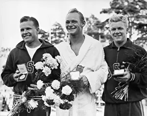 Anderson Prints: Olympic Divers Hold Medals and Bouquets