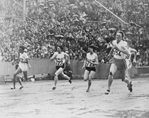 Runner Prints: Olympic Track Race with Fanny Blankers-Koen