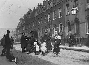 Slum Prints: Organ Grinder