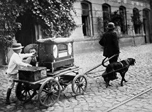 Huty38029 Prints: Organ Grinder