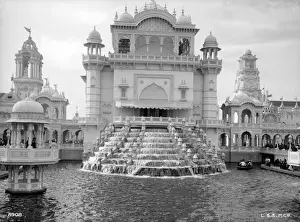 Exploring the World in 3D: Ornamental Building