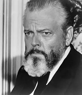 Orson Welles in Ten Days Wonder