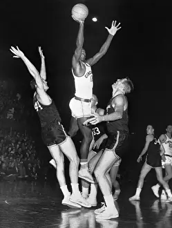 Lawrence Prints: Oscar Robertson Driving to the Hoop