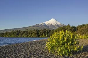 Chilean Lake District Collection: Osorno volcano and the shore of the bay of Lake Llanquihue, Puerto Varas, Los Lagos Region, Chile
