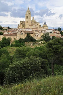 Overlooking the city and cathedral, Segovia, Unesco World Heritage Site, Castile and Leon or Castilia y Leon, Spain