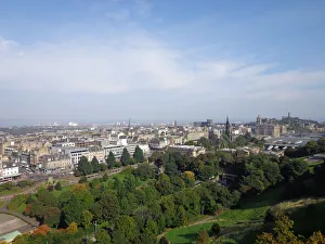 Images Dated 28th September 2013: Overview on Edinburgh, Calton Hill and Waverley Station, Edinburgh, Scotland, United Kingdom
