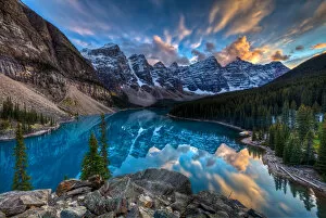 Lake Louise, Canada Gallery: Painting on Moraine