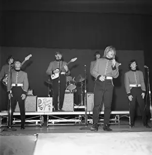 Ac0r63662 Prints: The Palace Guard Live
