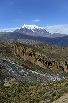 Images Dated 7th June 2013: Palca Canyon and the Illimani Glacier, 6439 m, near La Paz, Departamento La Paz, Bolivia