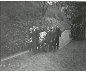 Glendale Prints: Pallbearers Carrying Casket of Jack Pickford