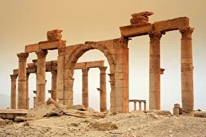 Images Dated 24th August 2008: Palmyra in a sand storm. Syria