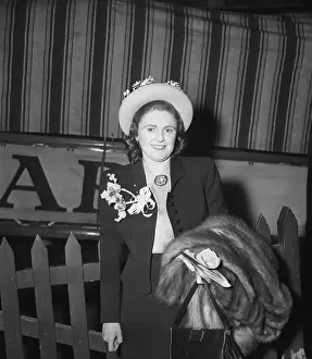 Pamela Churchill, Pm'S Daughter, Fence