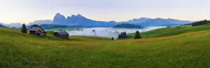 Images Dated 24th June 2016: Panorama of Alpe Di Siusi (Seiser Alm), Dolomites, Italy